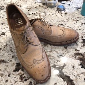 Allen Edmonds Lace up casual wing tip 11D